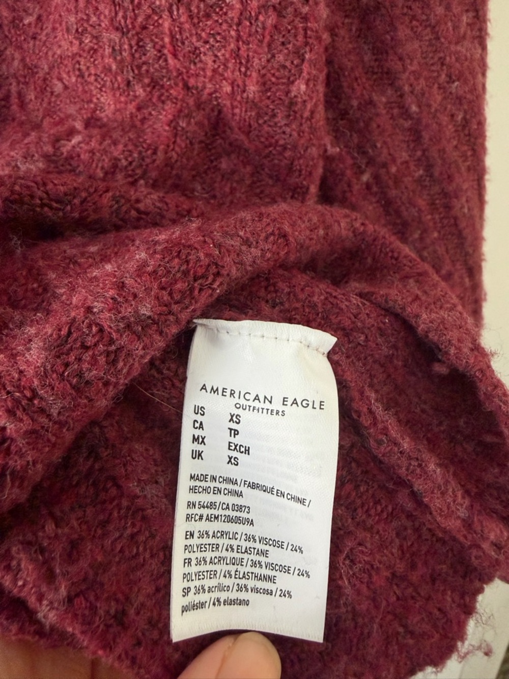 AMERICAN EAGLE | Ribbed V-Neck Oversized Cropped Cardigan Sweater - Raspberry - Picture 6 of 8